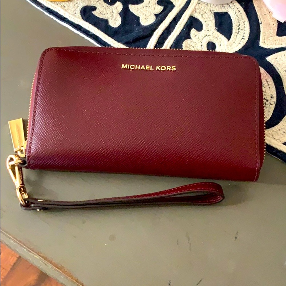 Maroon wallet